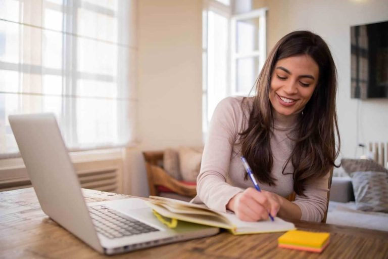 Positive Affirmations for Women to Empower Your Day writing positive affirmations for women